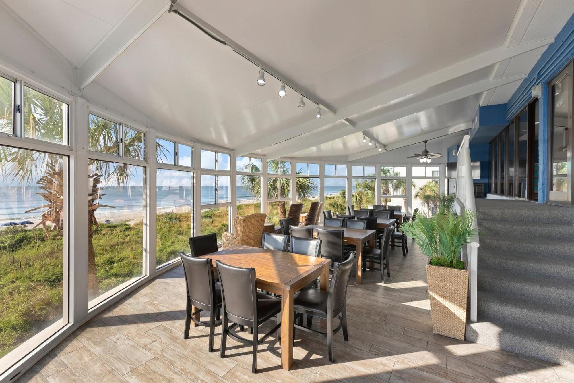 Отель Club Wyndham Westwinds Atlantic Beach Экстерьер фото